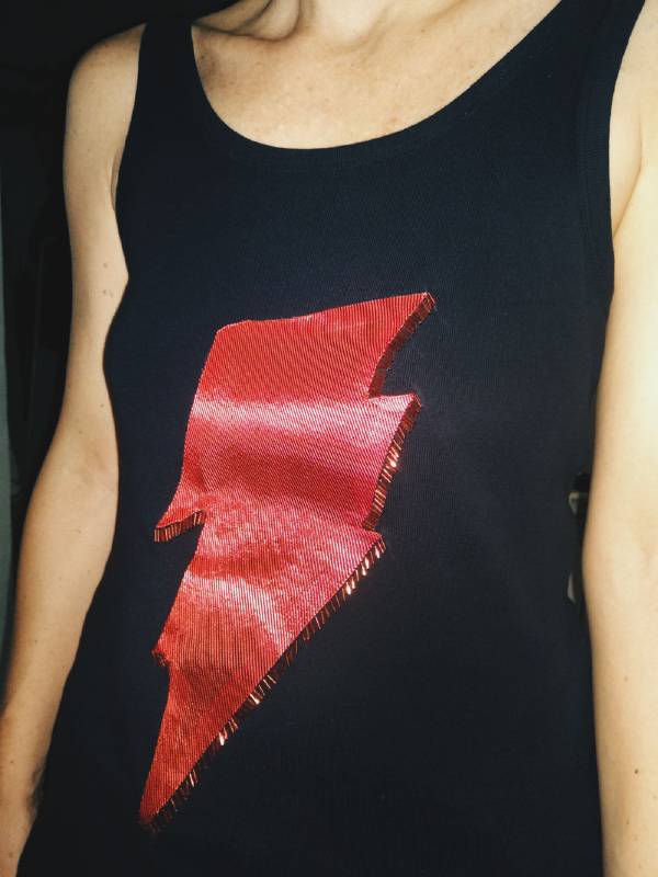  canottiera saetta rossa e perline ricamata a mano b