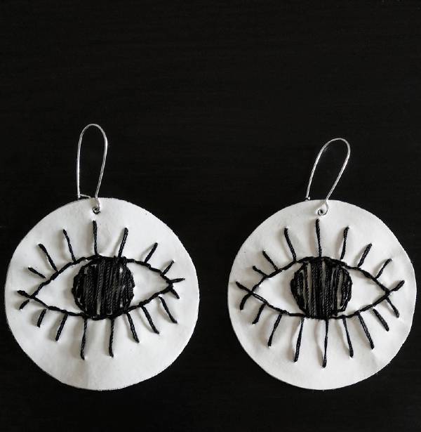  orecchini sketch ricamati a mano su plastica f