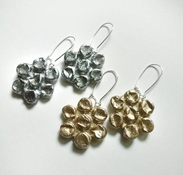  orecchino fiore di pluriball in colla a caldo smaltata oro argento