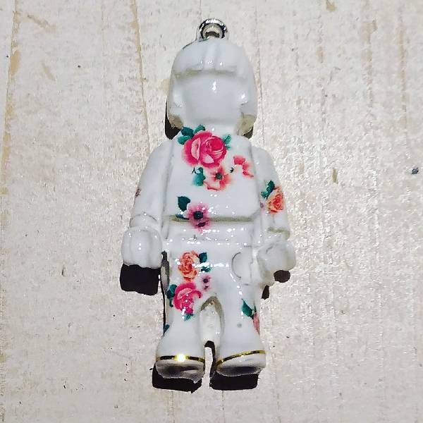  figurina finta ceramica floreale
